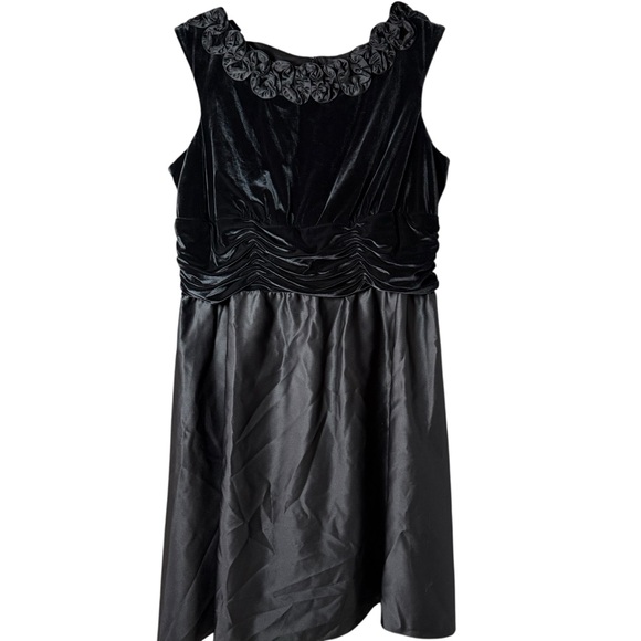 Jessica Howard 24W Black Satin Velour Fit Flare Midi Dress Witchy Gothic Evening - Picture 1 of 8